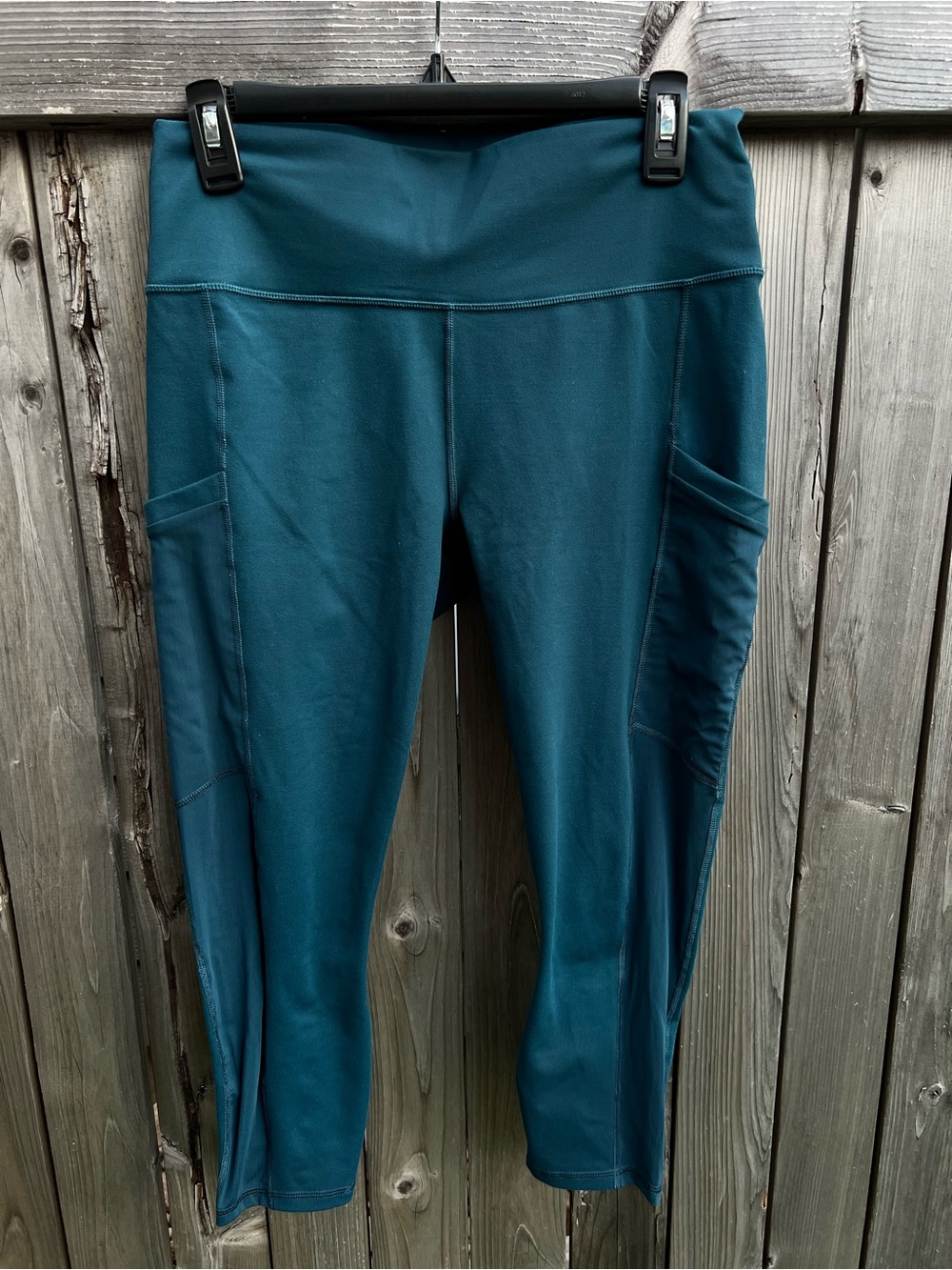 Fabletics On-The-Go PowerHold High-Waisted Capri